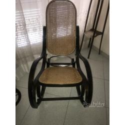 Sedia a dondolo thonet