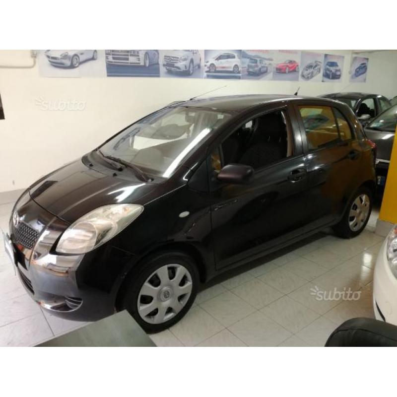 Toyota Yaris provenienza nord unicopropietario